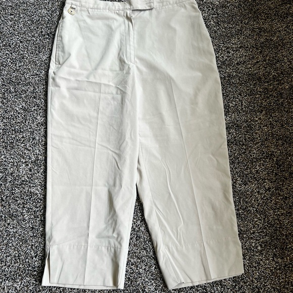 Liz Claiborne Cream Ankle Pants - Picture 1 of 8